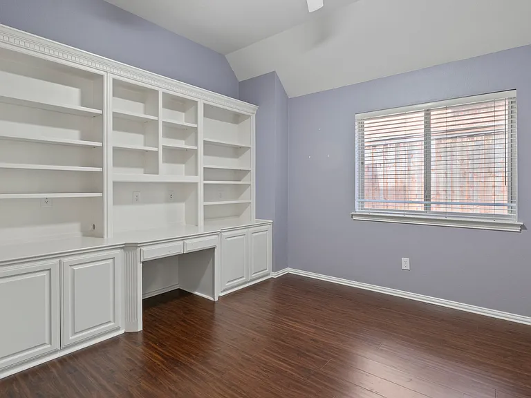 1003 Hunters Creek Dr — Photo 6