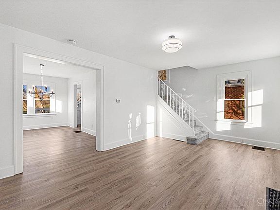 4th image of 2114 Varelman Ave