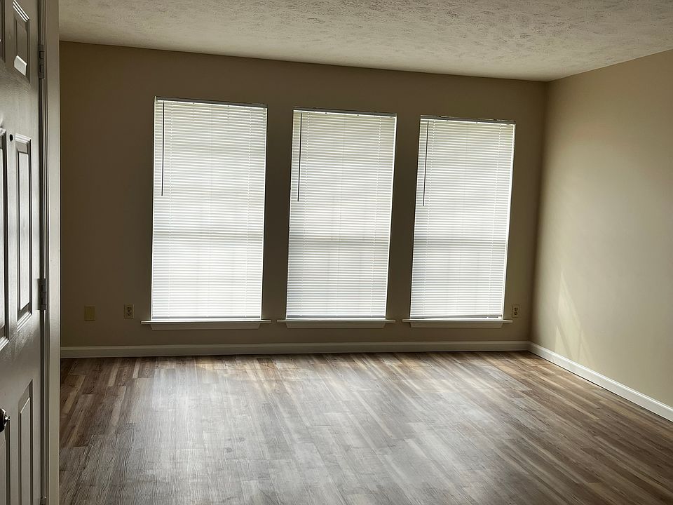 1st image of 64 Garland Dr #3