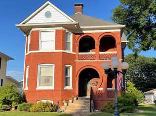 615 Cypress St, Highland, IL