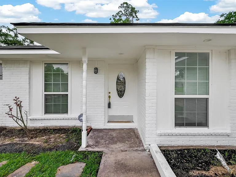 6311 Tall Willow Dr — Photo 4