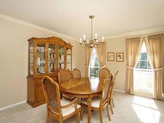 5th image of 7912 Meadowcreek Dr