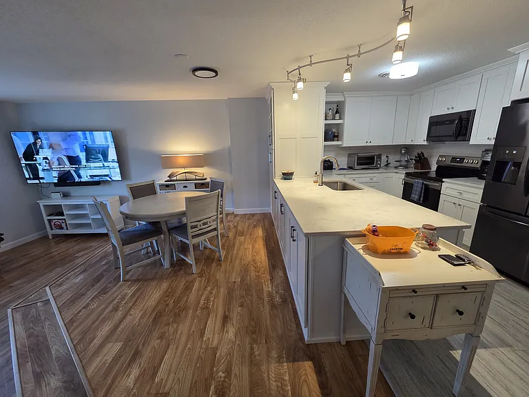 112 Franklin St #C8 — Photo 18