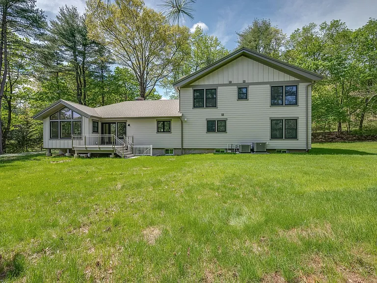 1111 Hardscrabble Rd — Photo 42