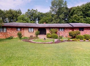 2706 Mayfair Cir, Akron, OH 44312