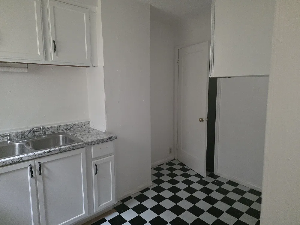 2 bed, 840 sqft, $800 — Photo 3