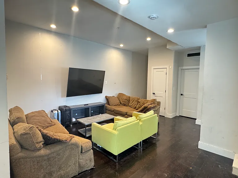 1 Cedar St #1 — Photo 20