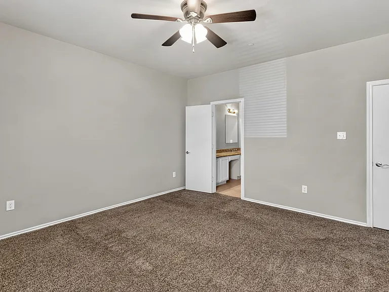 516 E Hazelwood St #A — Photo 19