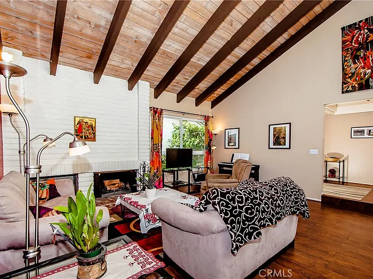 24 Cypress Tree Ln — Photo 15