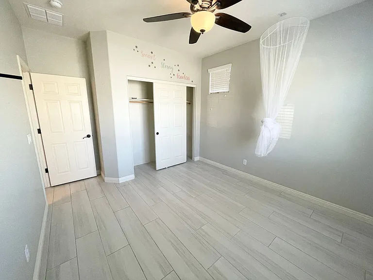 38205 W Montserrat St — Photo 28