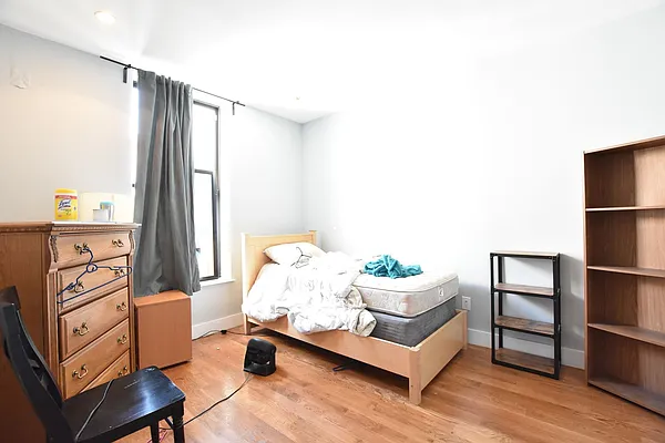 Rented by Clove Realty LLC | media 22