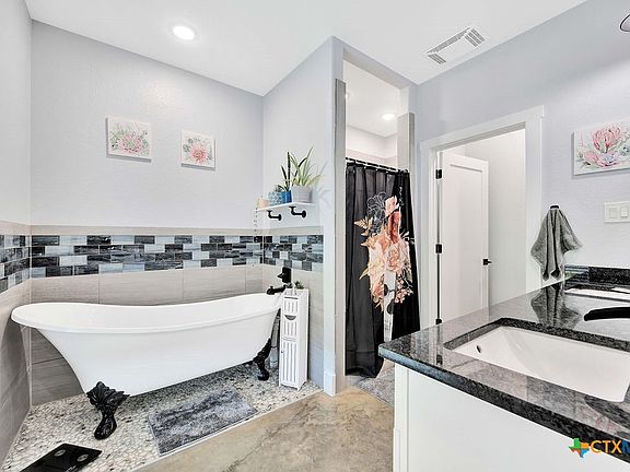 4th image of 6887 Smith Dairy Rd