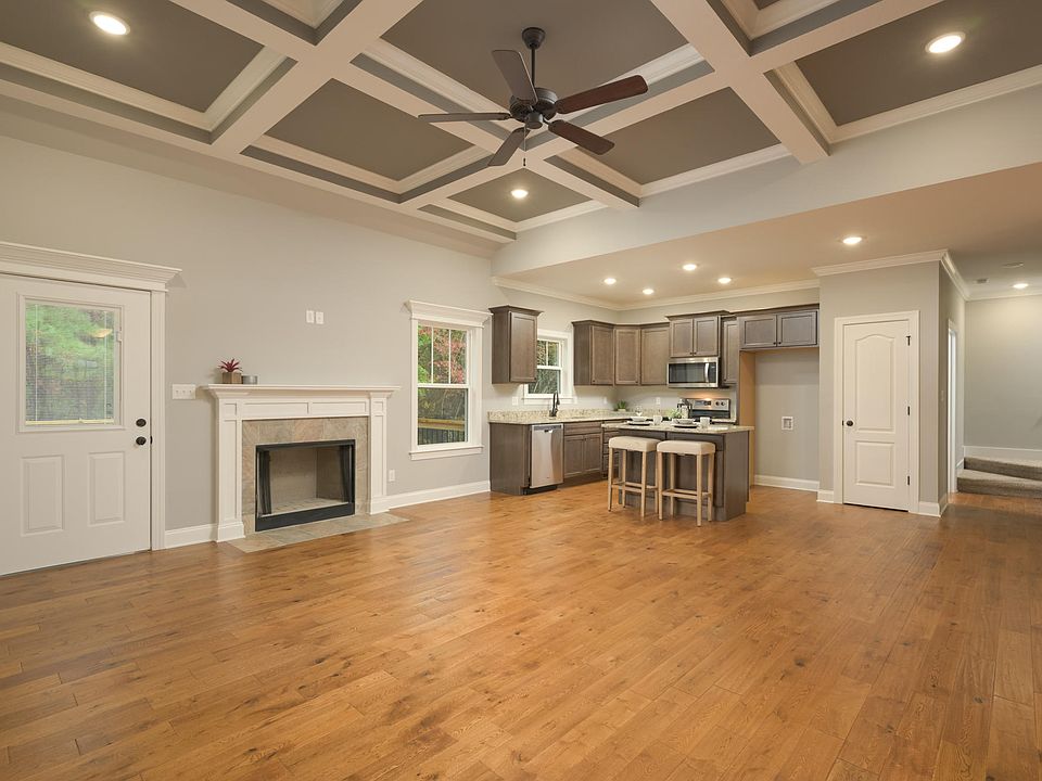 1st image of 152 NW Highpoint Ln #78