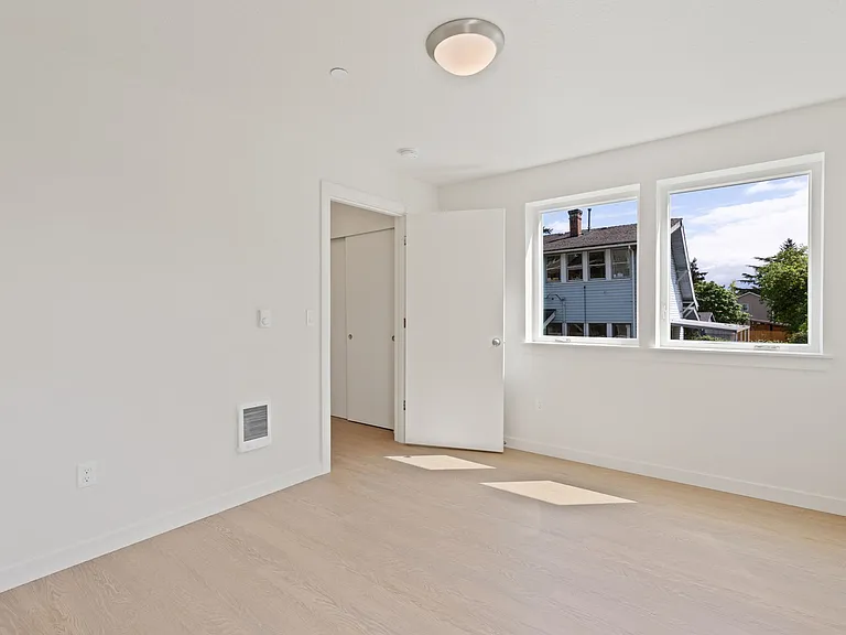 6355 SE 92nd Ave #207 — Photo 12