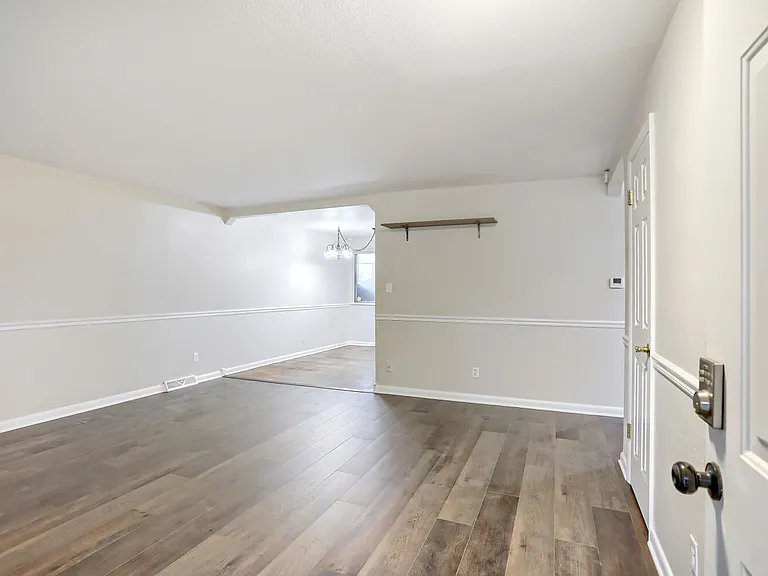 12443 W 8th Ave — Photo 2