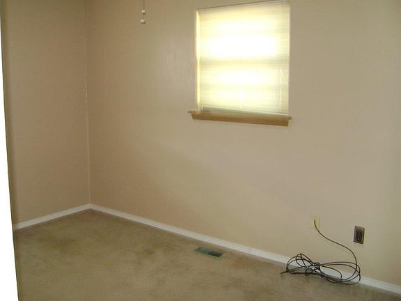 5th image of 4817 NW Cheryl Blvd
