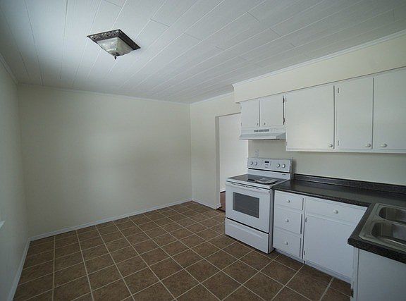 5th image of 119 Galewood Dr