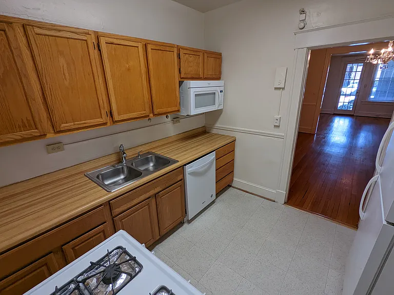 7 N Arthur Ashe Blvd #10 — Photo 9