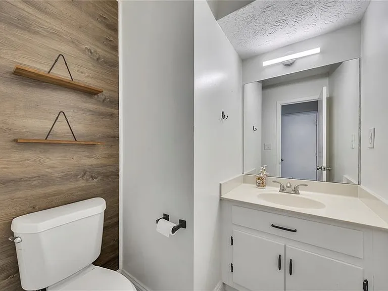 635 Anderson Walk — Photo 16