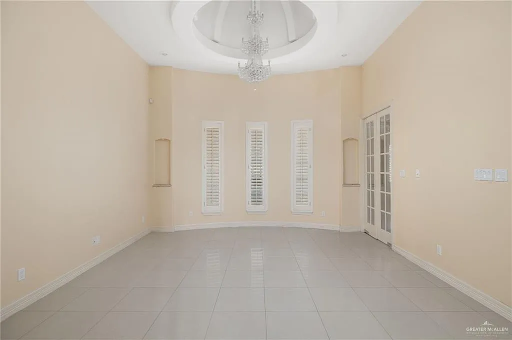 4 bed, 4.5 bath, 2658 sqft, $2,500 — Photo 4