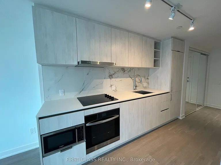 8 Wellesley St W #4107 — Photo 9