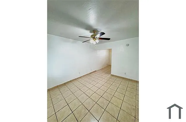 Building Photo - 2275 NW 23rd St #8