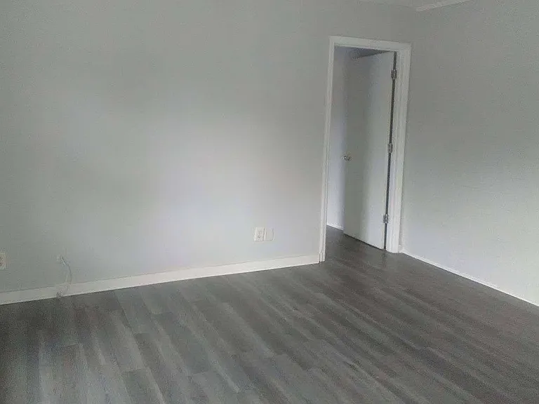 1842 Nina St — Photo 6