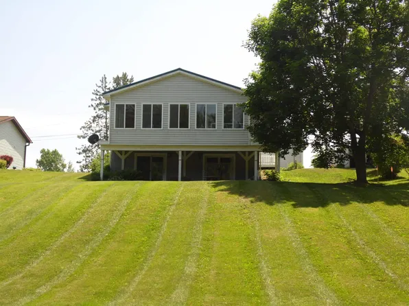 1029 Radov Dr, Gladwin, MI 48624