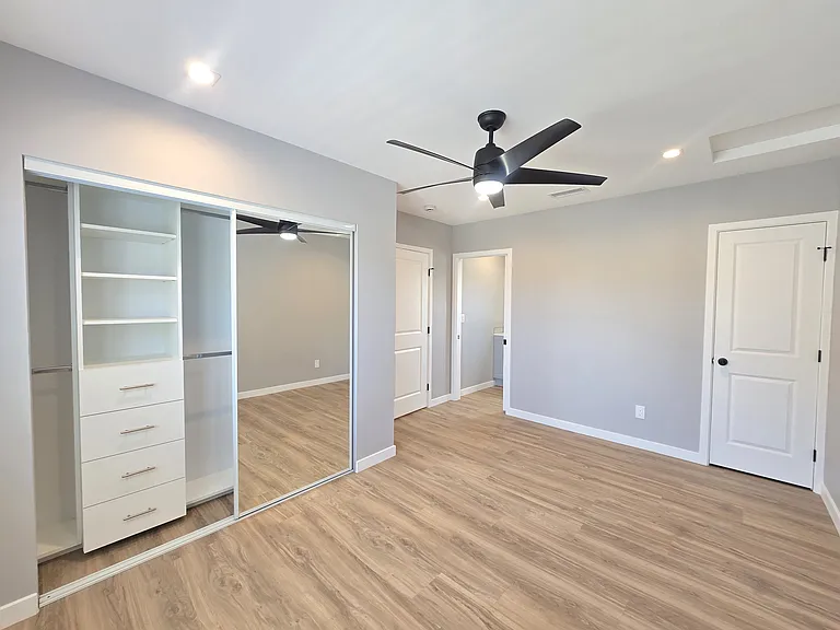 6327 California Ave — Photo 25