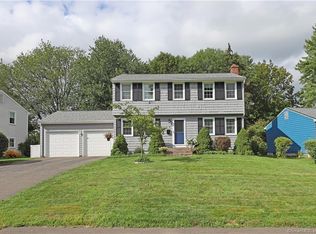 4 Blue Spruce St, Middletown, CT 06457