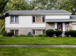 8824 S 84th Ave, Hickory Hills, IL 60457