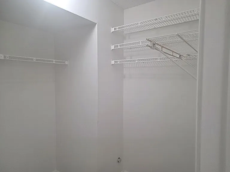 959 SE 2nd Ave #204 — Photo 11