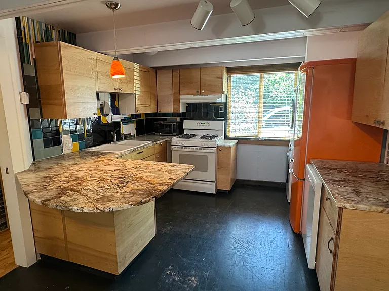 636 Marine St #C — Photo 5