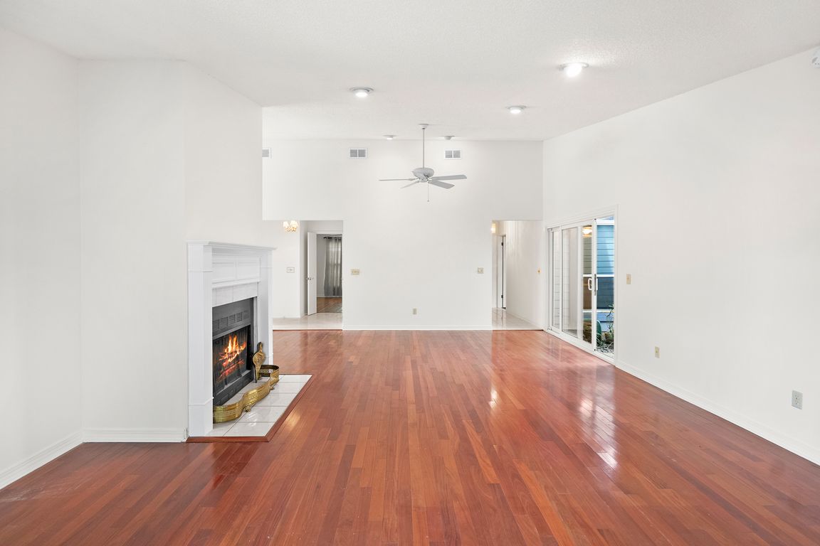 next background image