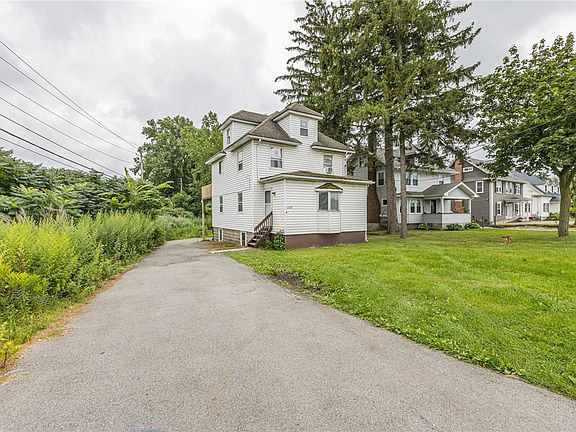 2nd image of 1209 Ridge Rd