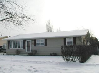 2210 Fallcreek Ct, Grand Forks, ND 58201