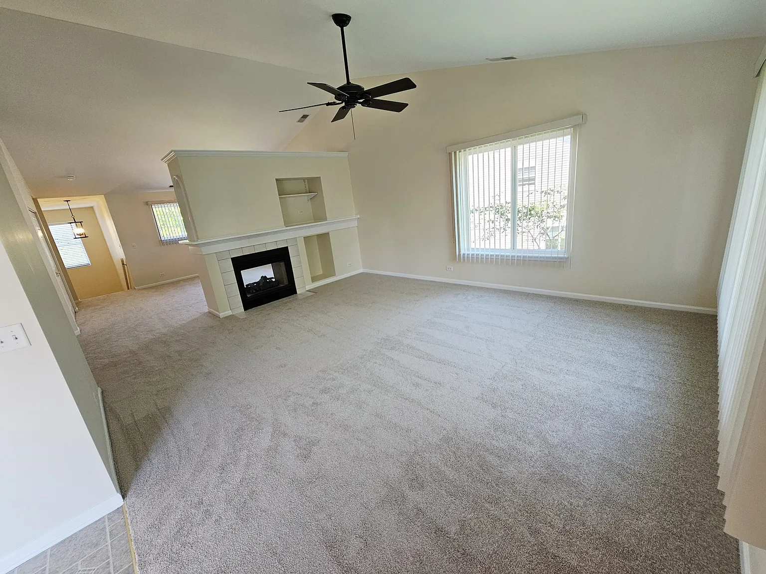 2 bed, 1600 sqft, $2,450 — Photo 2