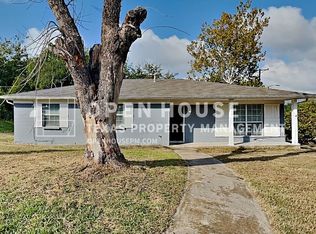 104 Meadowbrook Cir, Denton, TX 76209