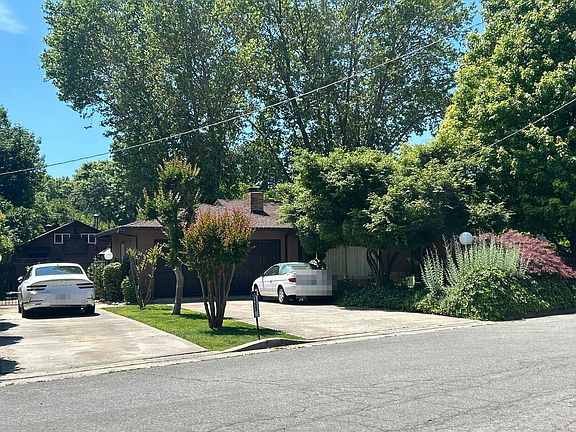 3rd image of 3322 Riverside Dr