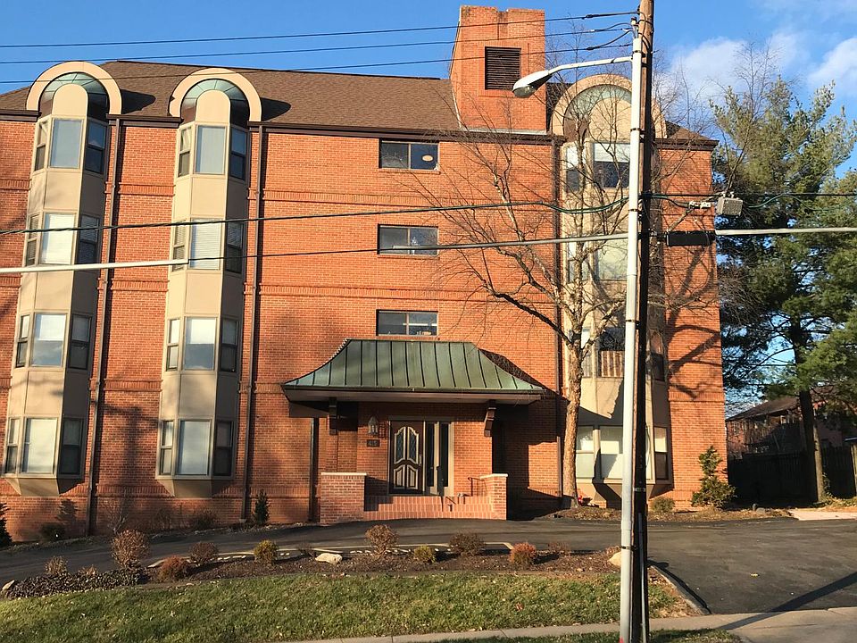 1st image of 415 W Jefferson Ave APT 303