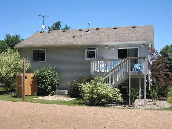 5th image of 1800 Queens Ave S