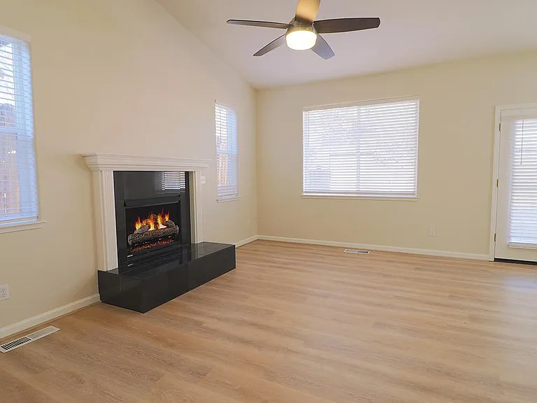 8701 White Fir St — Photo 11