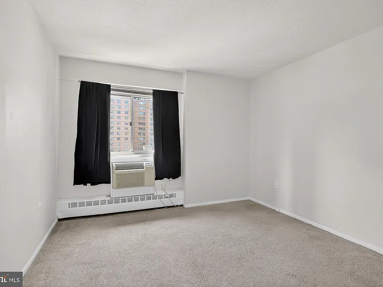2101 Chestnut St #17-708 — Photo 14