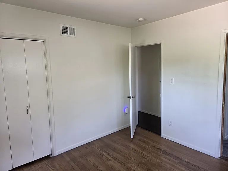 4734 Laurelgrove Ave — Photo 33