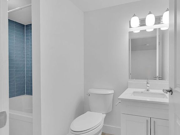 5th image of 917 Hamilton Rd #20