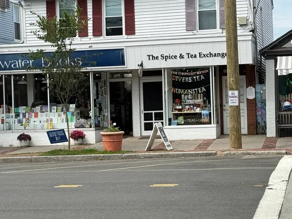 79 Whitfield St, Guilford, CT 06437