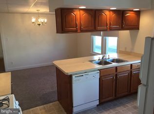 61 S 4th St, Hamburg, PA 19526