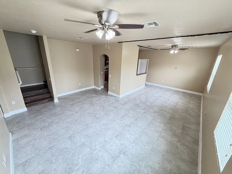 2411 Grasmere View Pkwy N — Photo 12