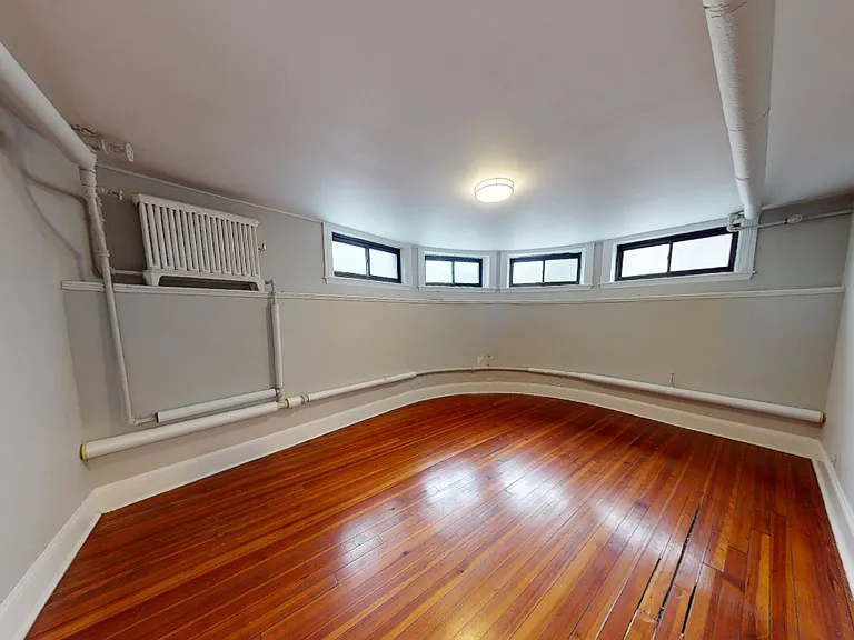 Unit #5- basement 1 bed