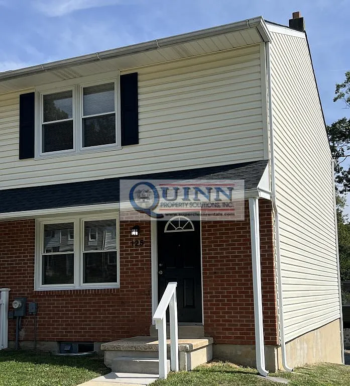 125 E Village Road — Photo 1